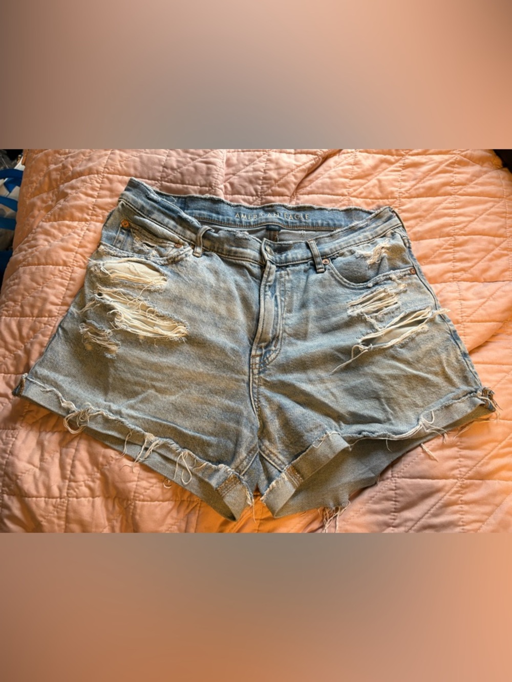 American Eagle Strigid Mom Shorts in a light distressed size 6 EUC